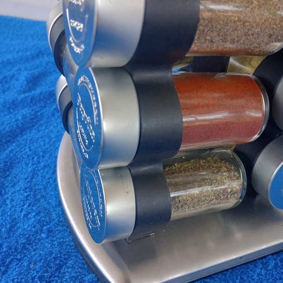 Olde Thompson Rotating Carrousel Spice Rack 20 Glass Jars. - Picture 9 of 11